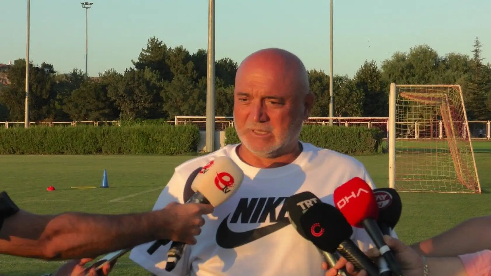 Hikmet Karaman kolları sıvadı