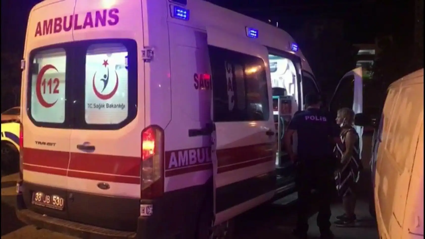 Uyardığı kadın tarafından bıçaklandı