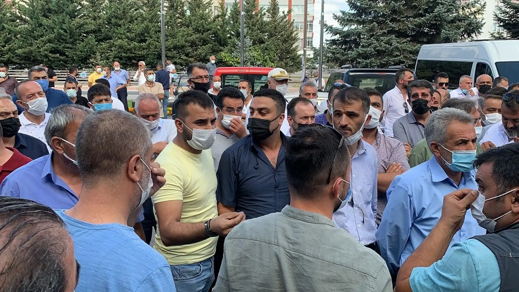 Otobüsçü esnafı istifa istedi