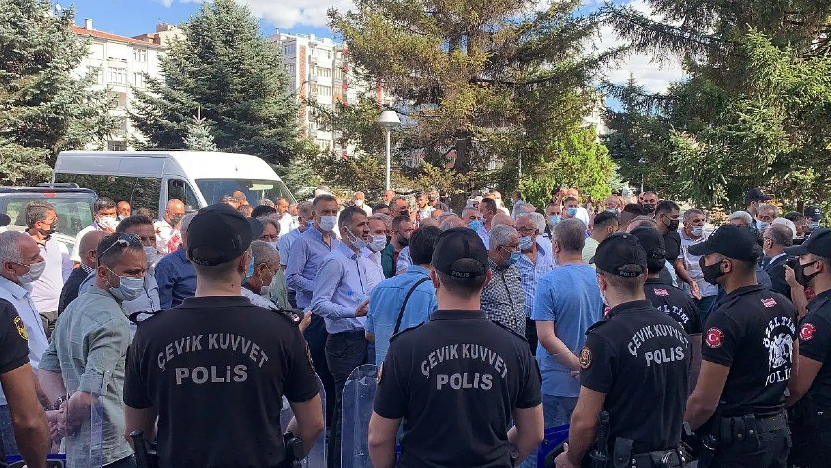 Otobüsçü esnafı istifa istedi