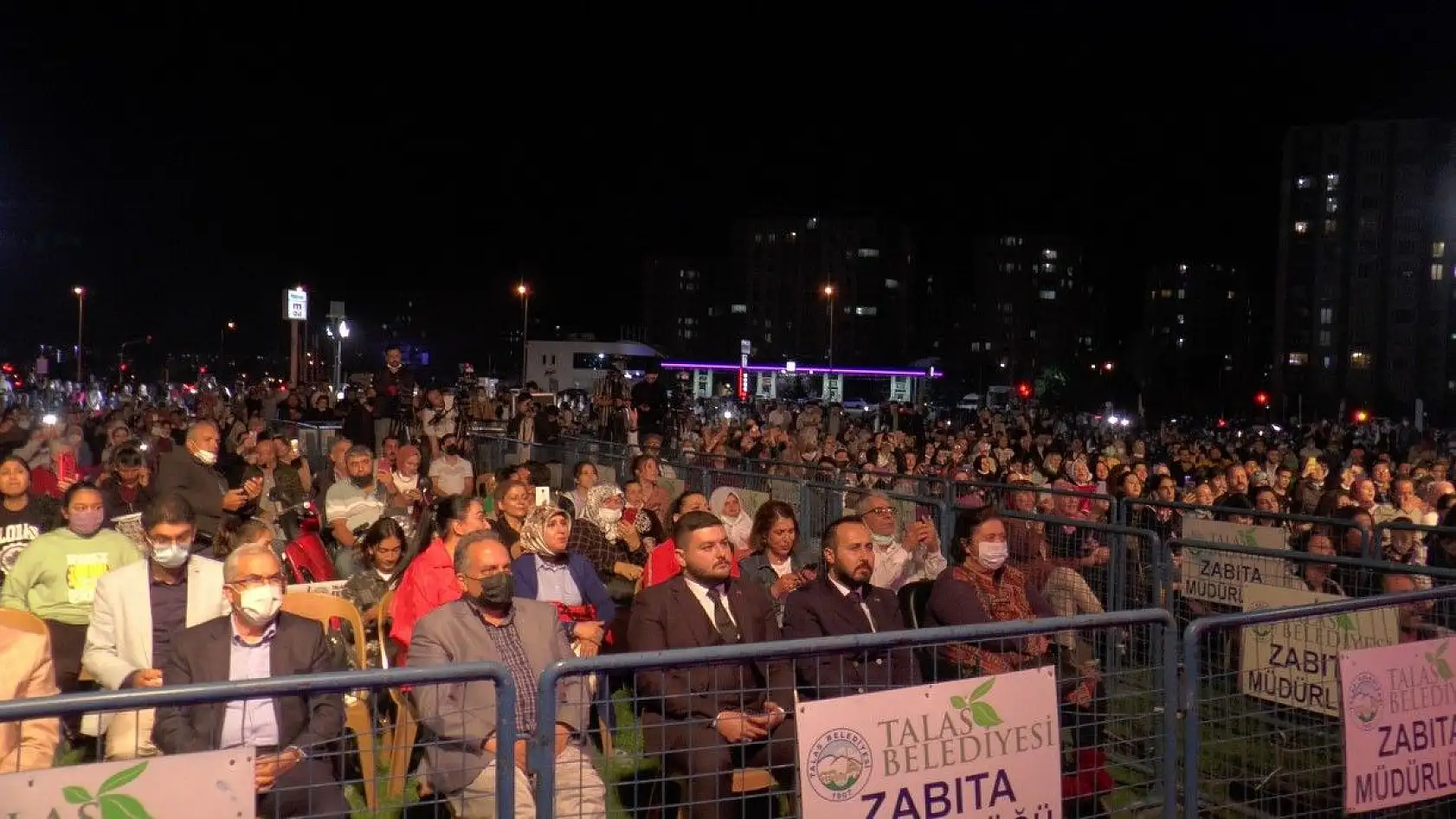 Türkücü İsmail Altunsaray, konser verdi