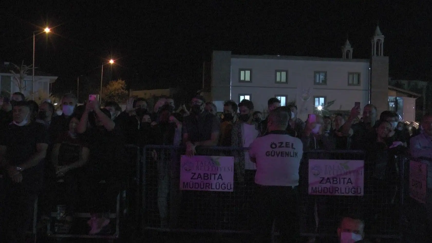 Türkücü İsmail Altunsaray, konser verdi