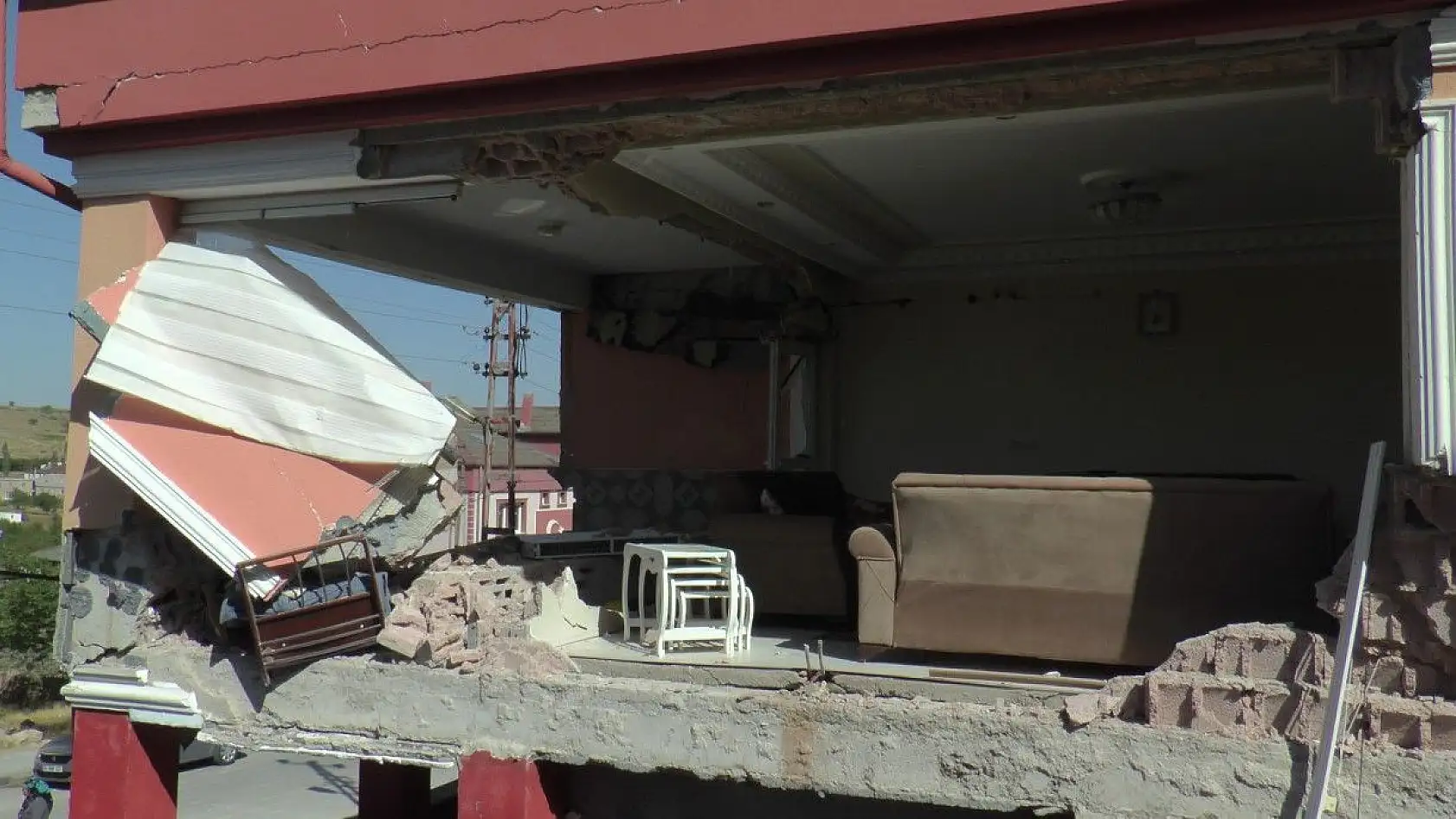 Flaş! Kayseri'de Doğalgaz patlaması: 2'si ağır 5 yaralı