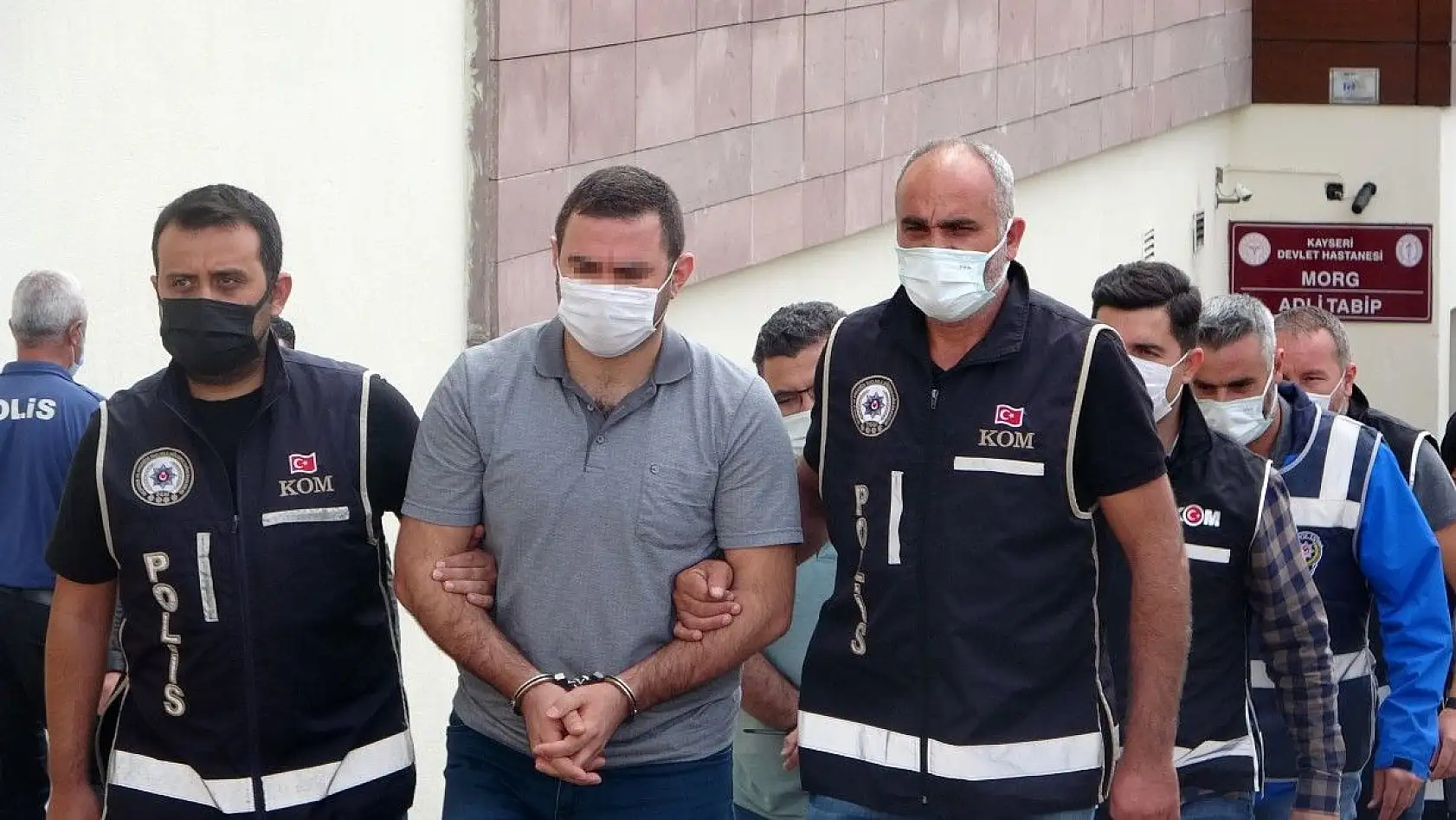 FETÖ şüphelileri sahte kimliklerle yakalandı