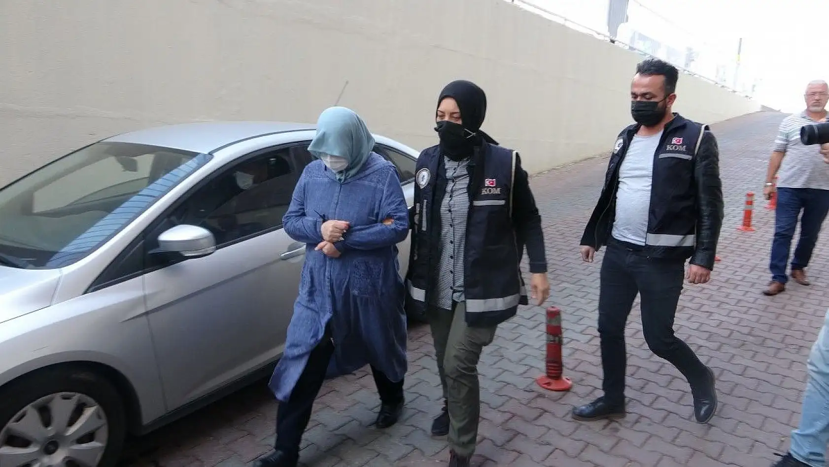 FETÖ şüphelileri sahte kimliklerle yakalandı