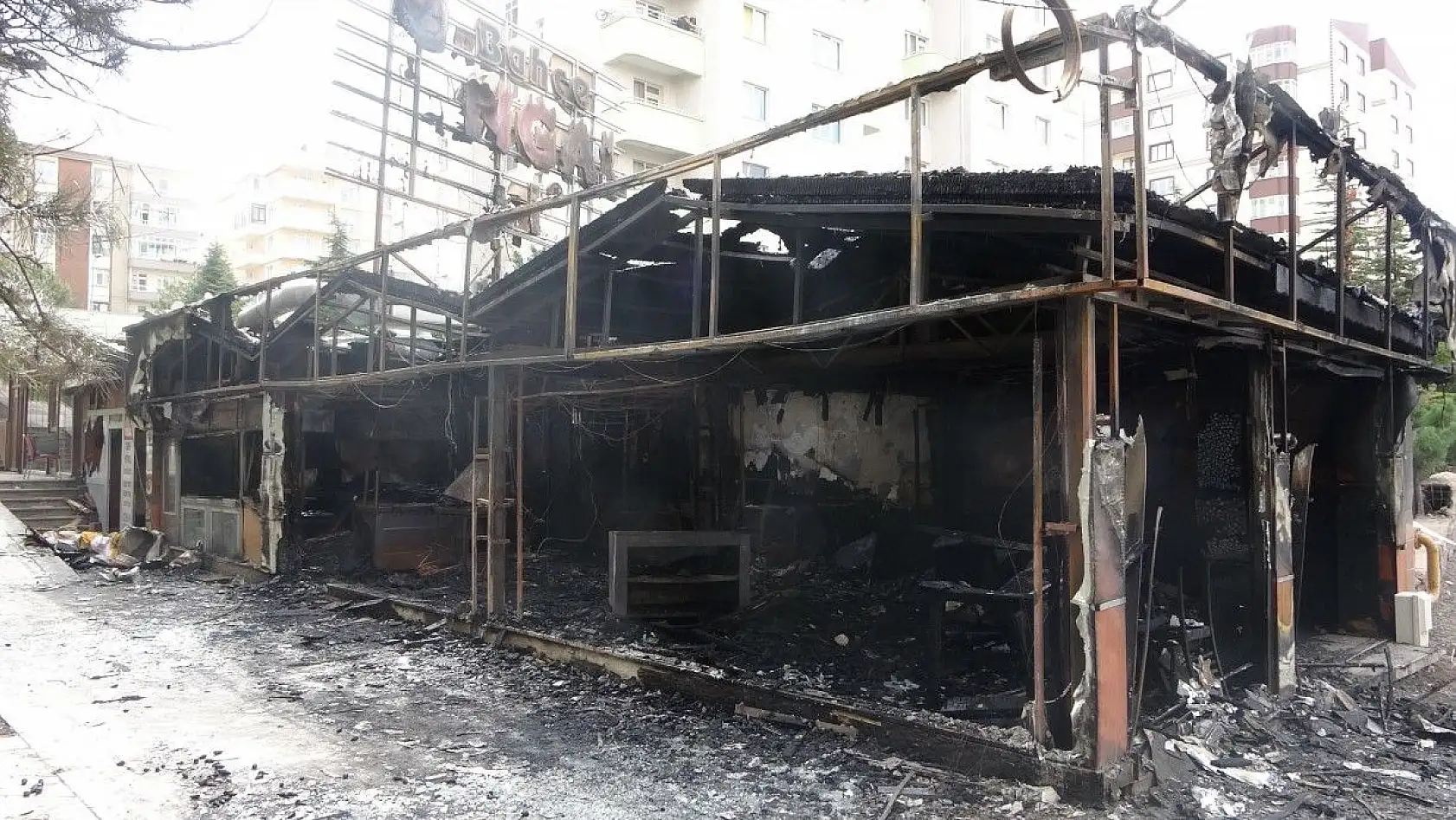 Yangındaki hasar ortaya çıktı