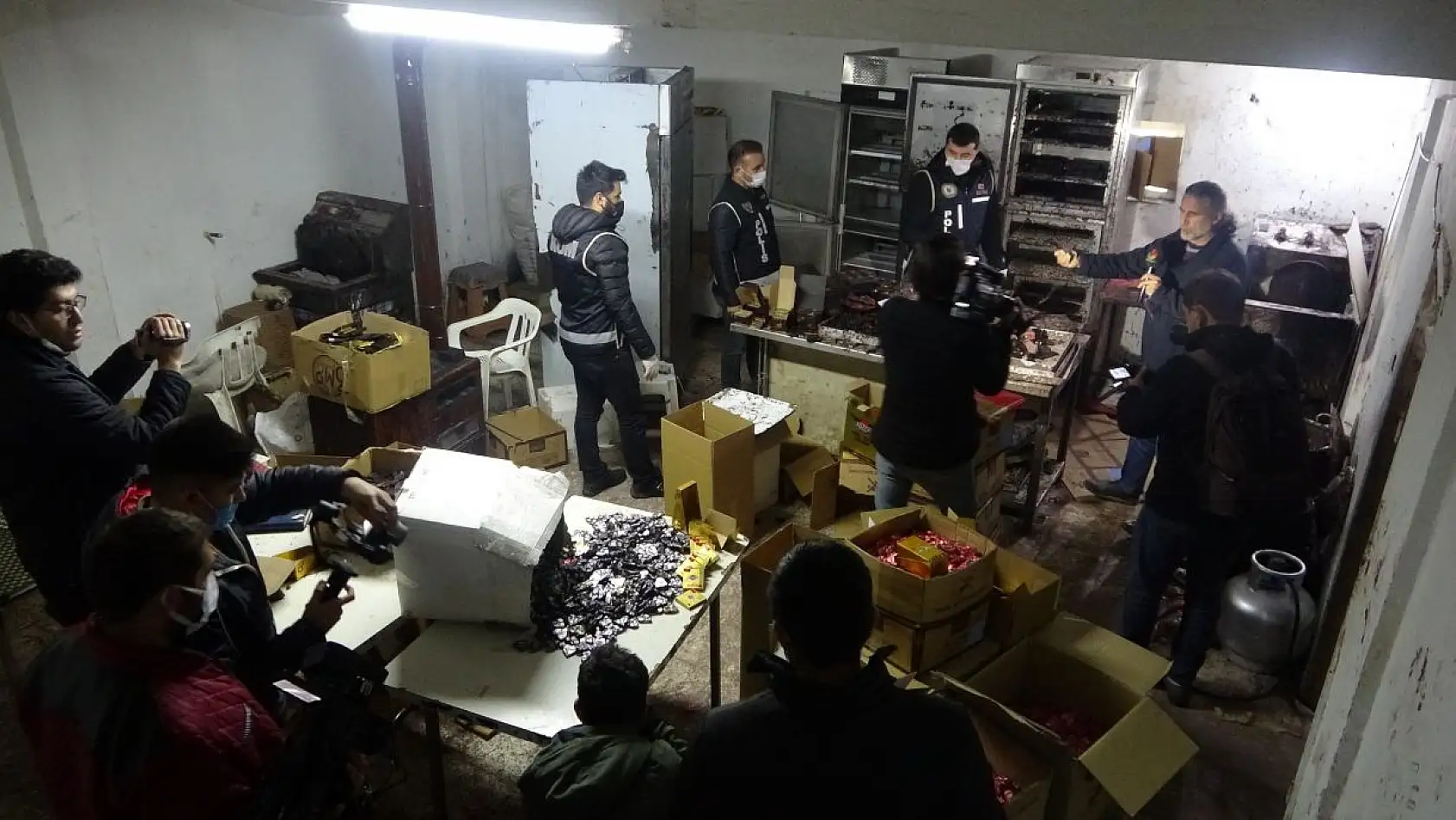 Cinsel içerikli gıda takviyesi üreten imalathaneye operasyon