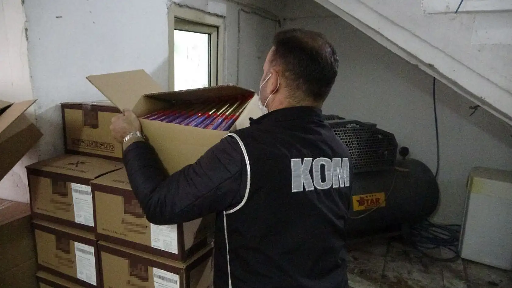 Cinsel içerikli gıda takviyesi üreten imalathaneye operasyon