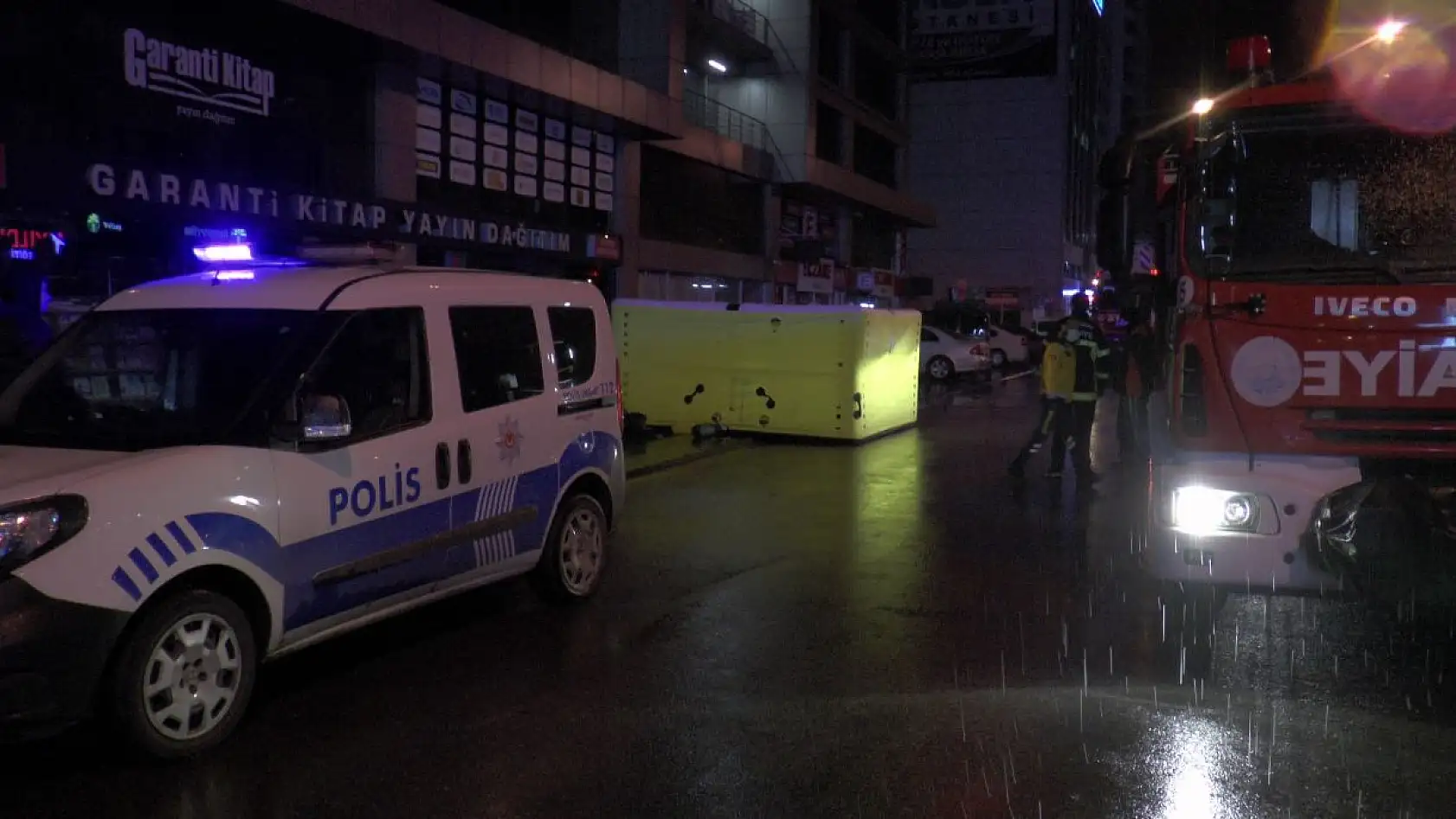 14. Kattan atlamak istedi