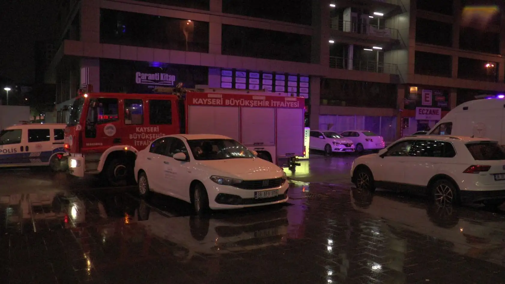 14. Kattan atlamak istedi