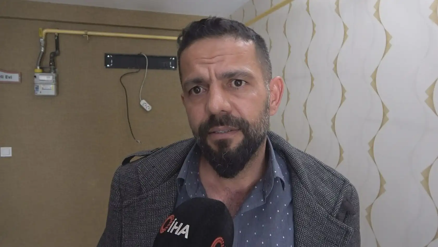 Değnekli hırsızlar kamerada!