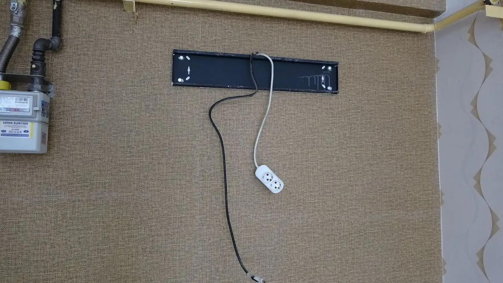 Değnekli hırsızlar kamerada!