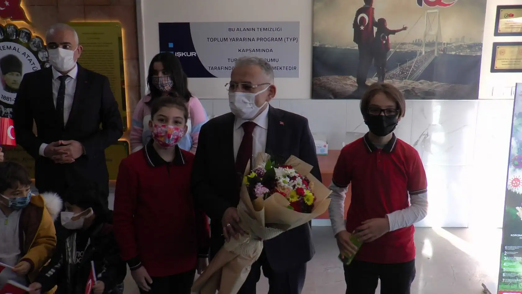 Kayseri'de 314 bin 736 öğrenci karne heyecanı yaşadı