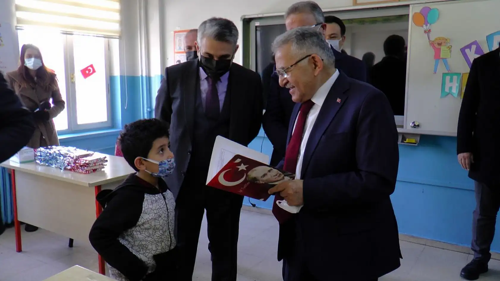 Kayseri'de 314 bin 736 öğrenci karne heyecanı yaşadı