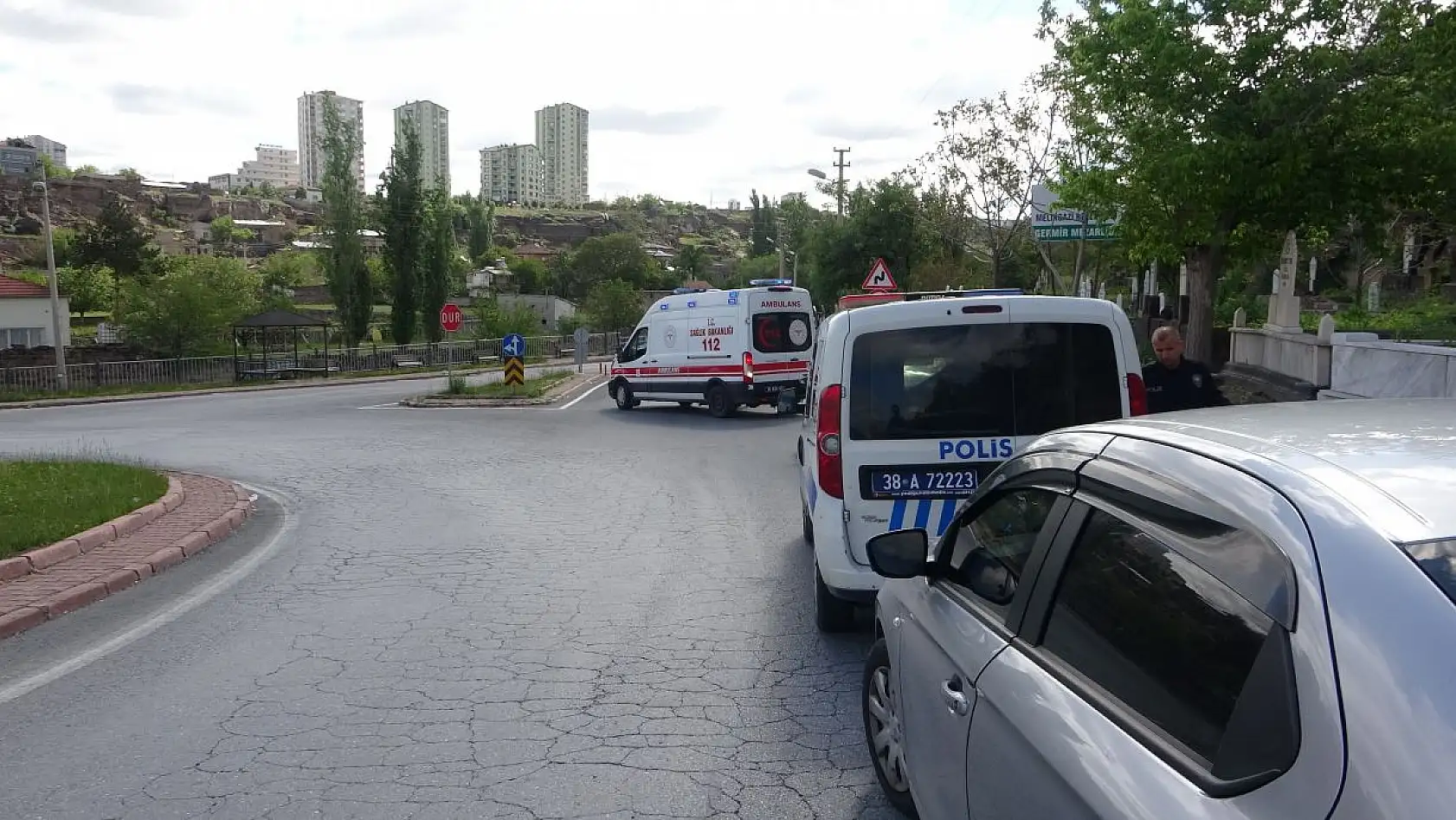 Dehşet saçtı! Eski sevgilisini boğazından bıçakladı