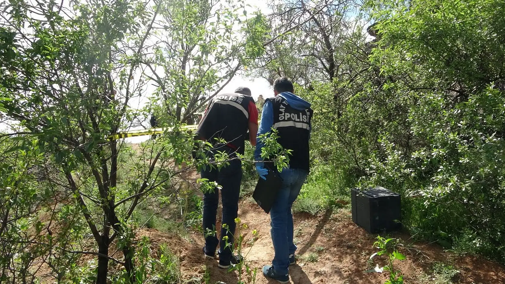 Dehşet saçtı! Eski sevgilisini boğazından bıçakladı