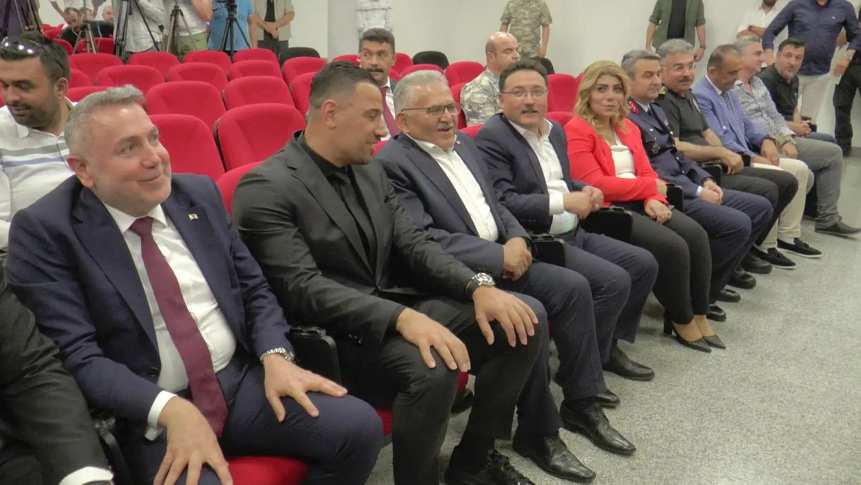 Baki Ertekin'den Berna Gözbaşı'na övgüler