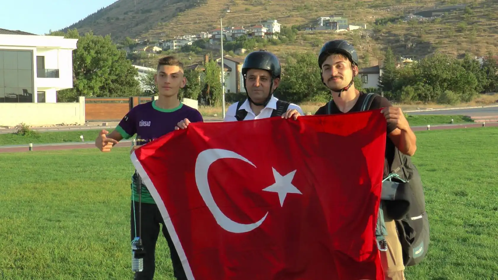 Gazilere 'havalı jest'