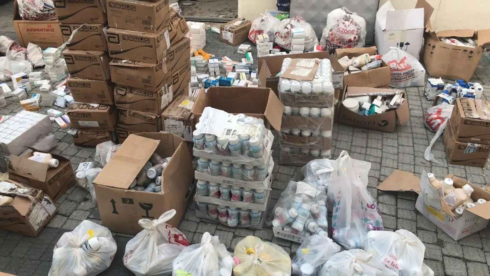 Operasyonda tonlarca ilaç ele geçirildi