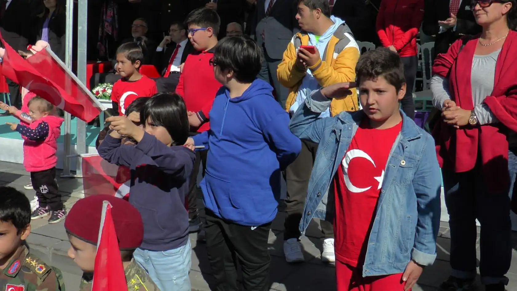 Asker selamlı karşılama