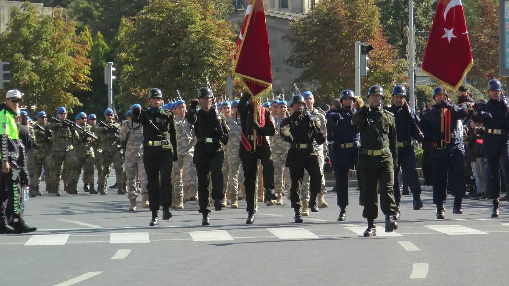 Asker selamlı karşılama