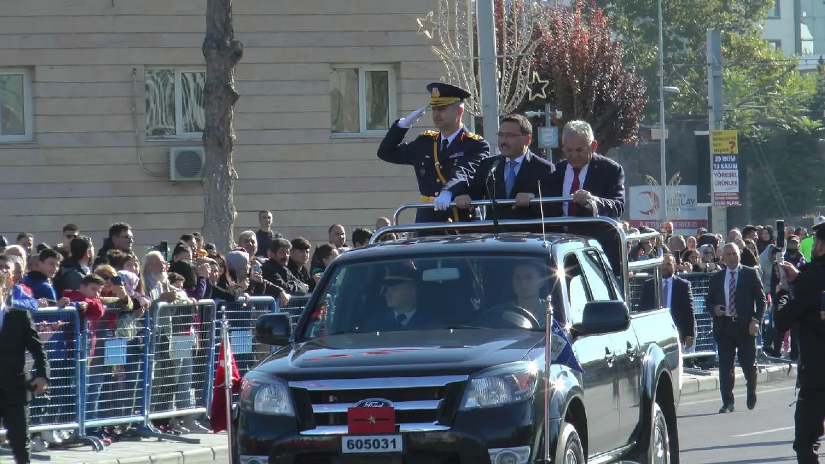 Asker selamlı karşılama