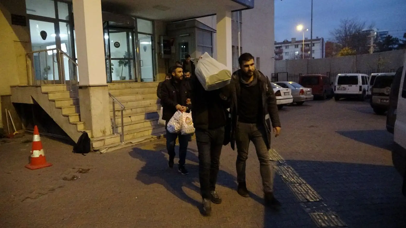 Kaçakçı Kayseri'de enselendi