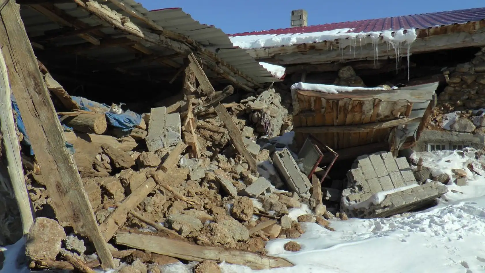 Sarız'da 8 yıkım, çok fazla hasar var