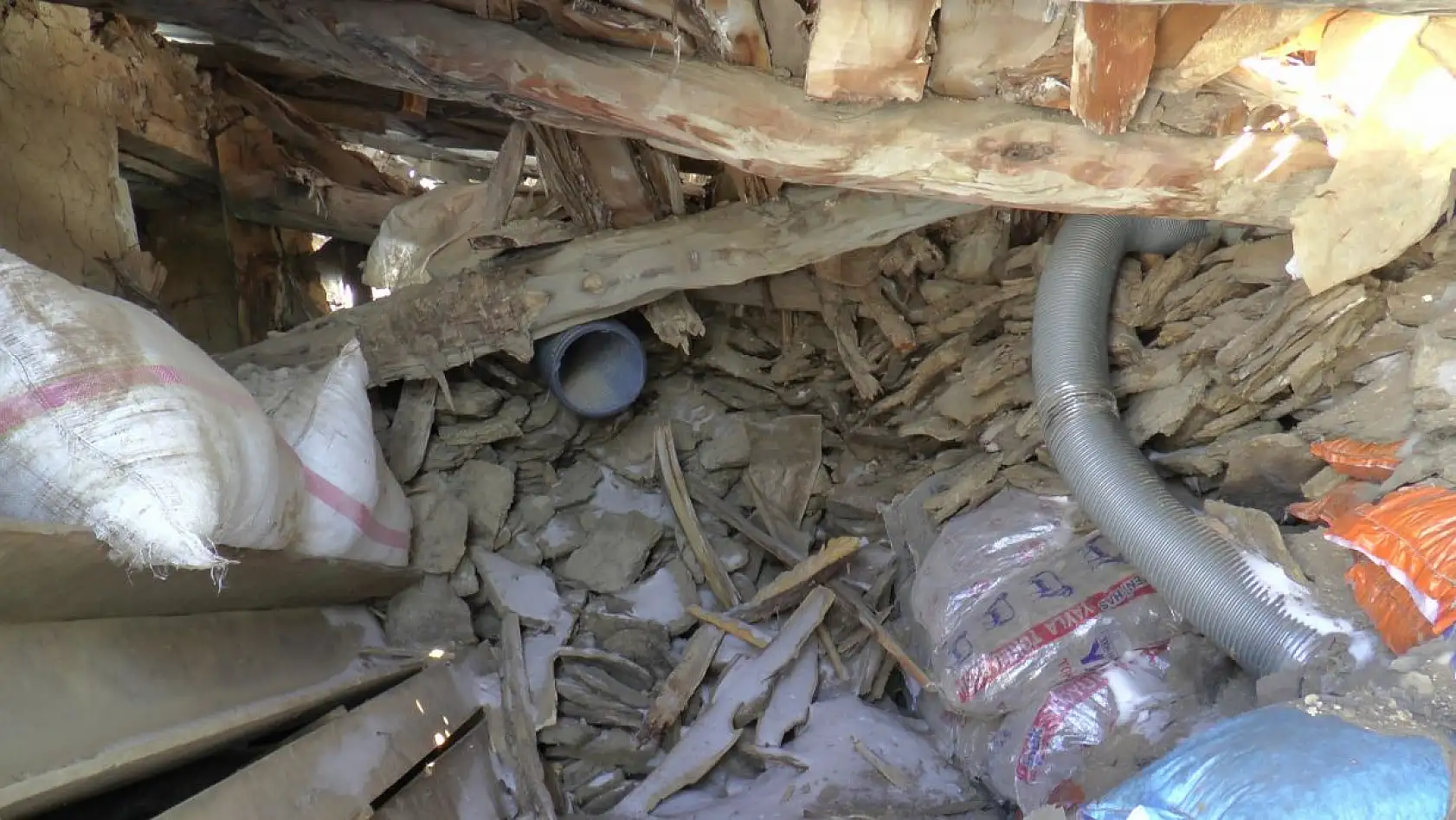 Sarız'da 8 yıkım, çok fazla hasar var