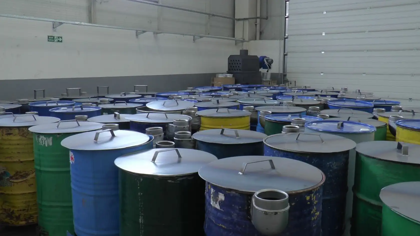 Deprem bölgesine soba yapıyorlar