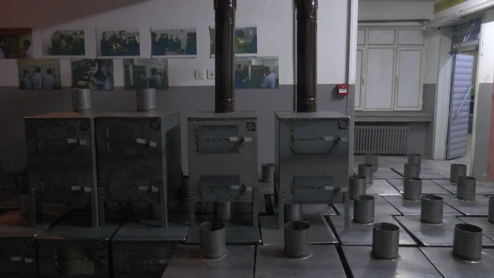 Deprem bölgesine soba yapıyorlar