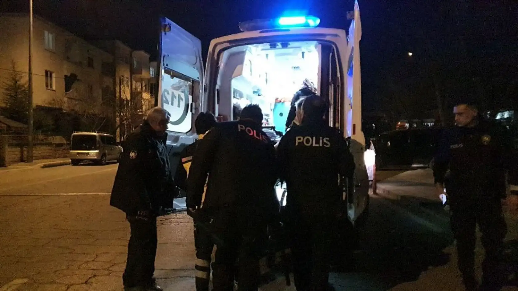 Yürüyüş yapan kadın bacağından vuruldu