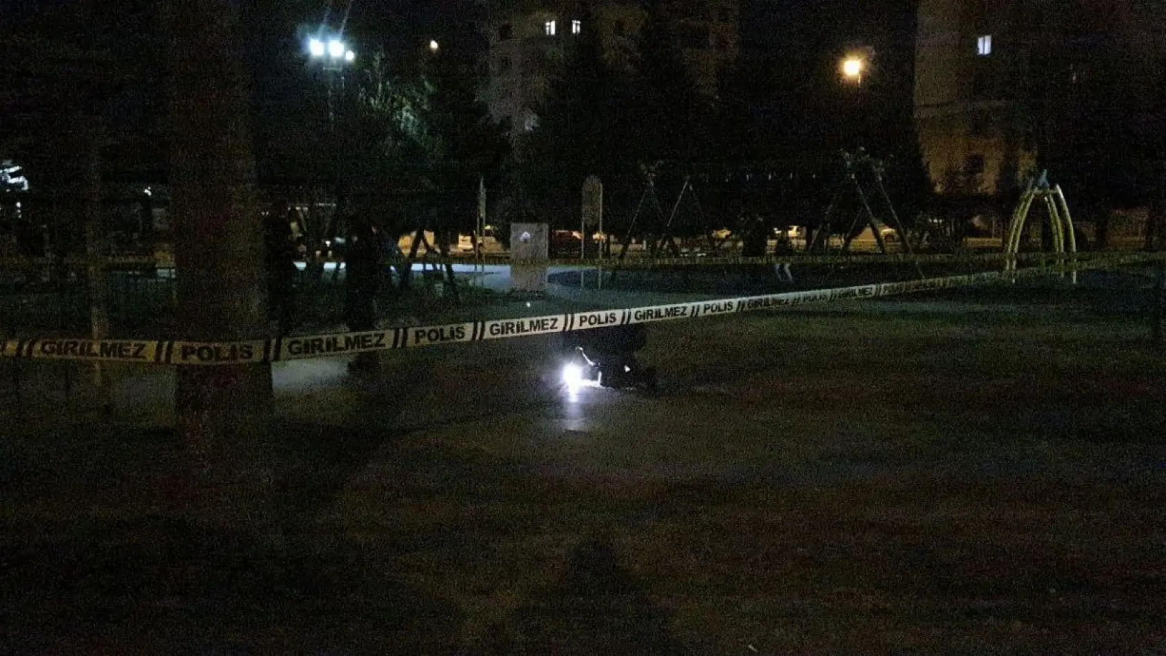 Yürüyüş yapan kadın bacağından vuruldu