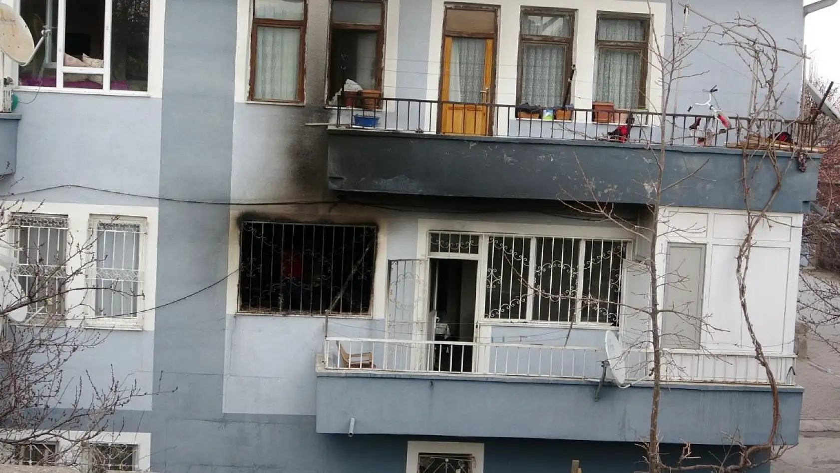 8'inci kattan düştü ölmedi, ama yangında hayatını kaybetti