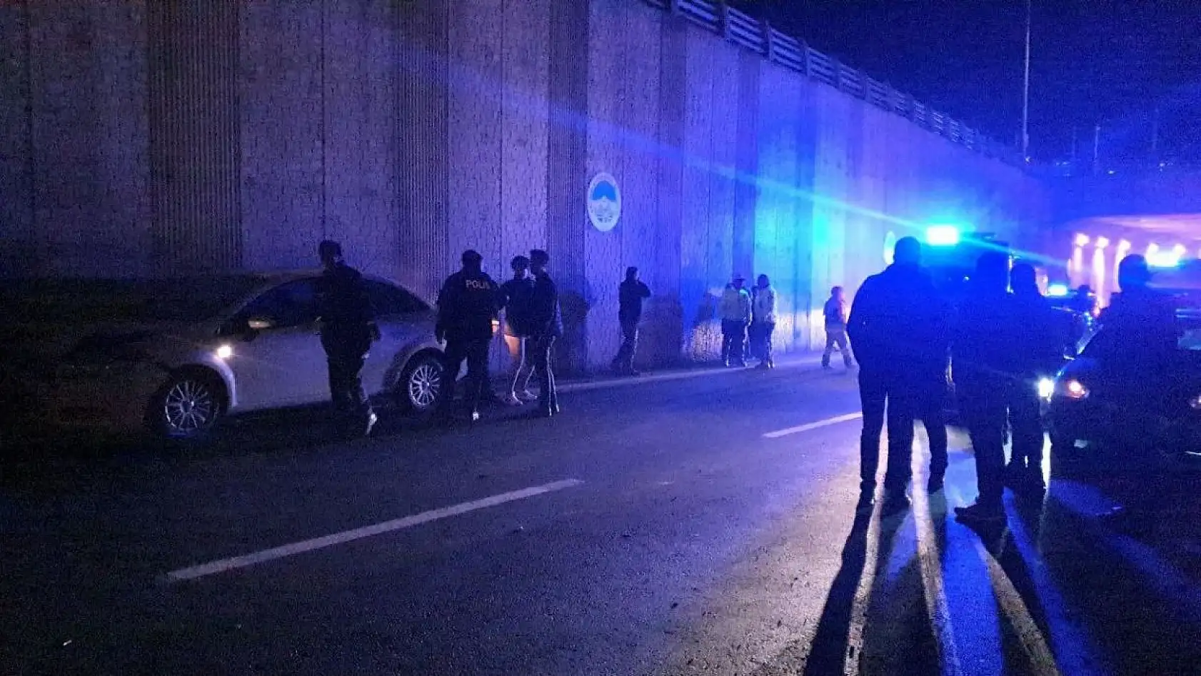 6 otomobil zincirleme kaza geçirdi: yaralılar var