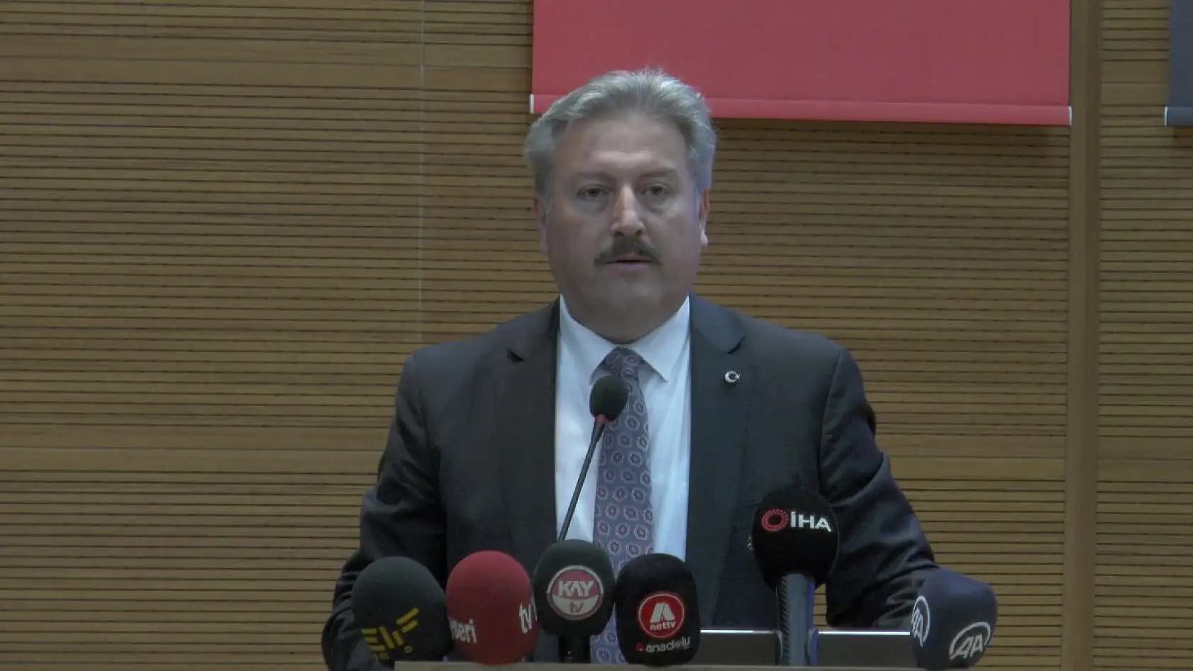 Özener'den dikkat çeken deprem açıklaması