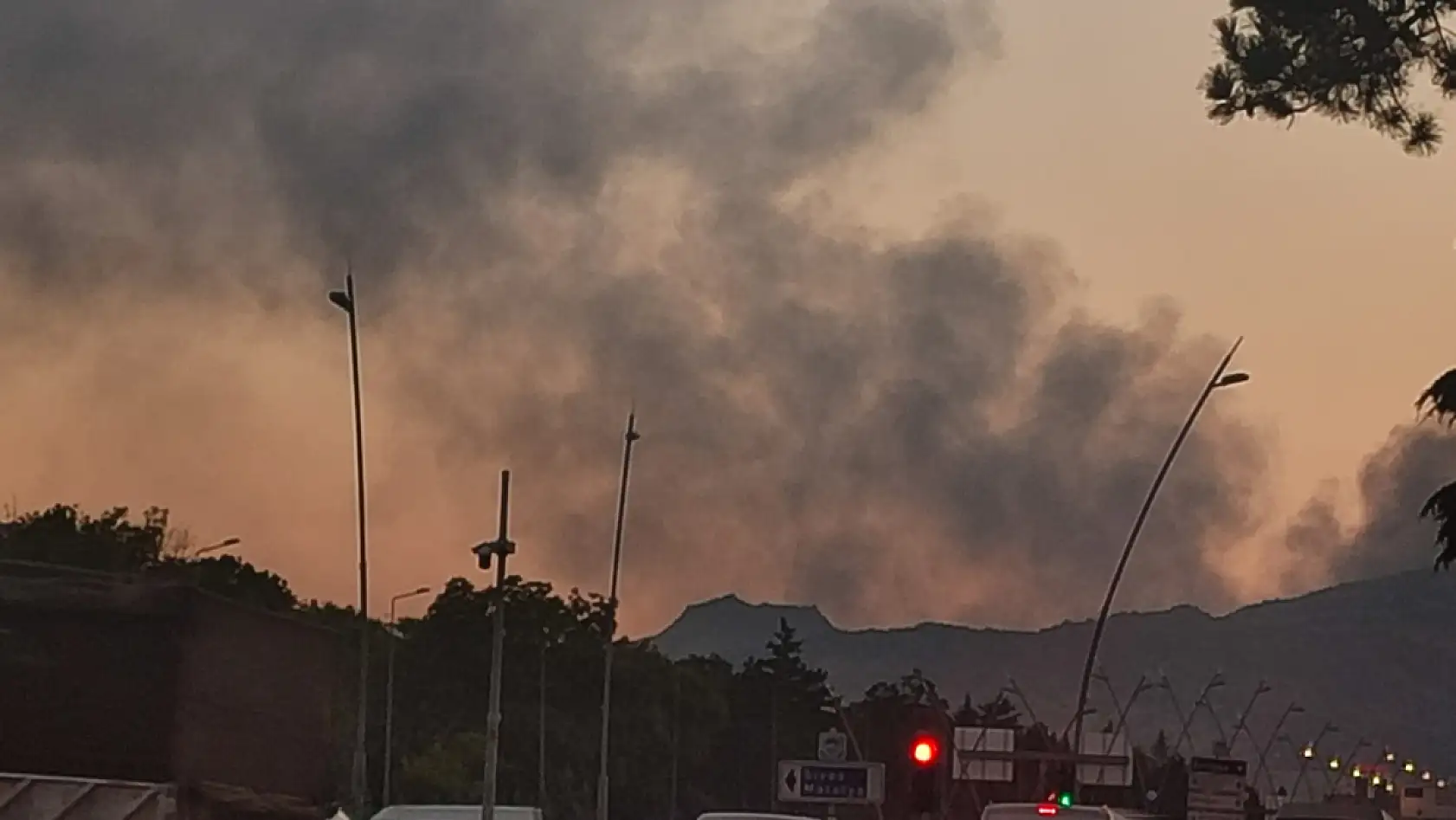 Kayseri'de duman gökyüzünü sardı... Kent merkezinden böyle görüntülendi