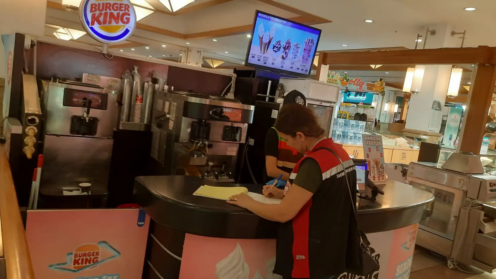 Kayseri'de AVM denetimi! Didik didik ettiler