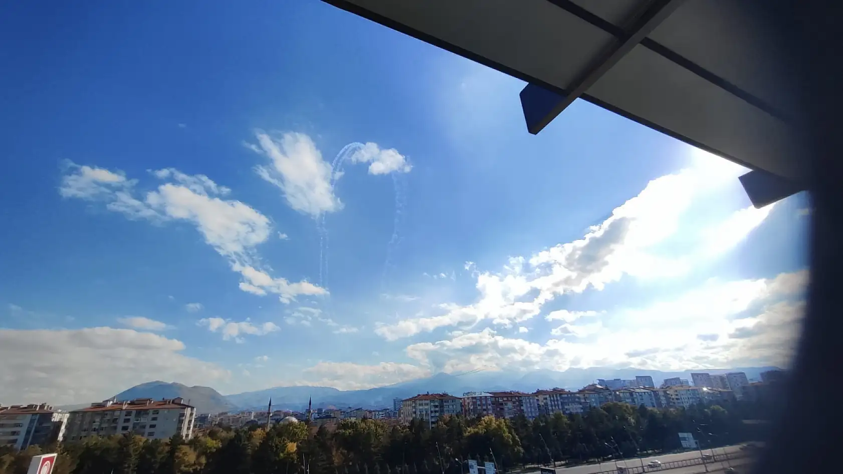Kayseri'de gökyüzünde dikkat çeken görüntü!