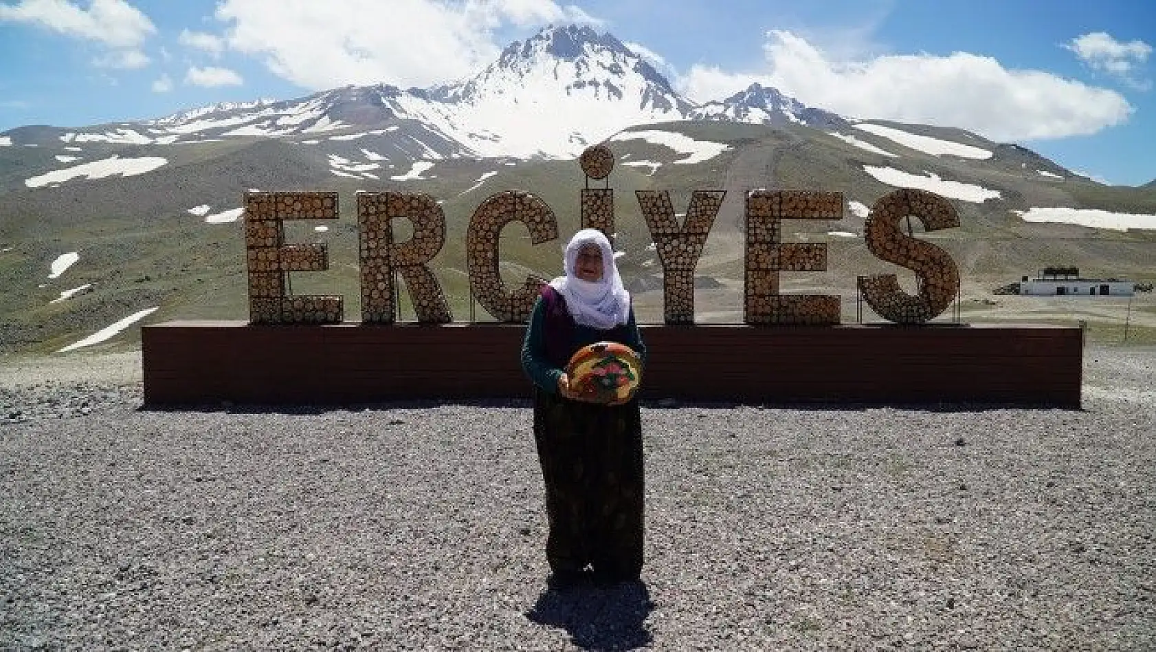 75 yıllık ömründe uzaktan gördüğü Erciyes'e ilk defa çıktı