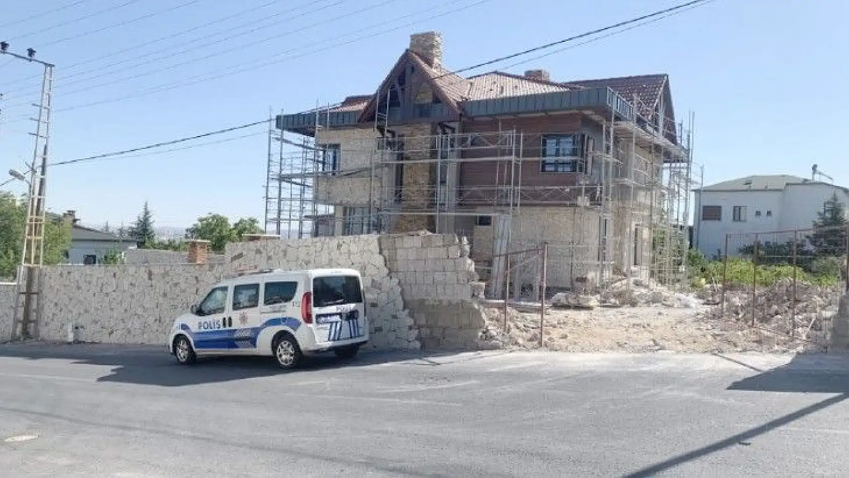 Beton zemine çakıldı