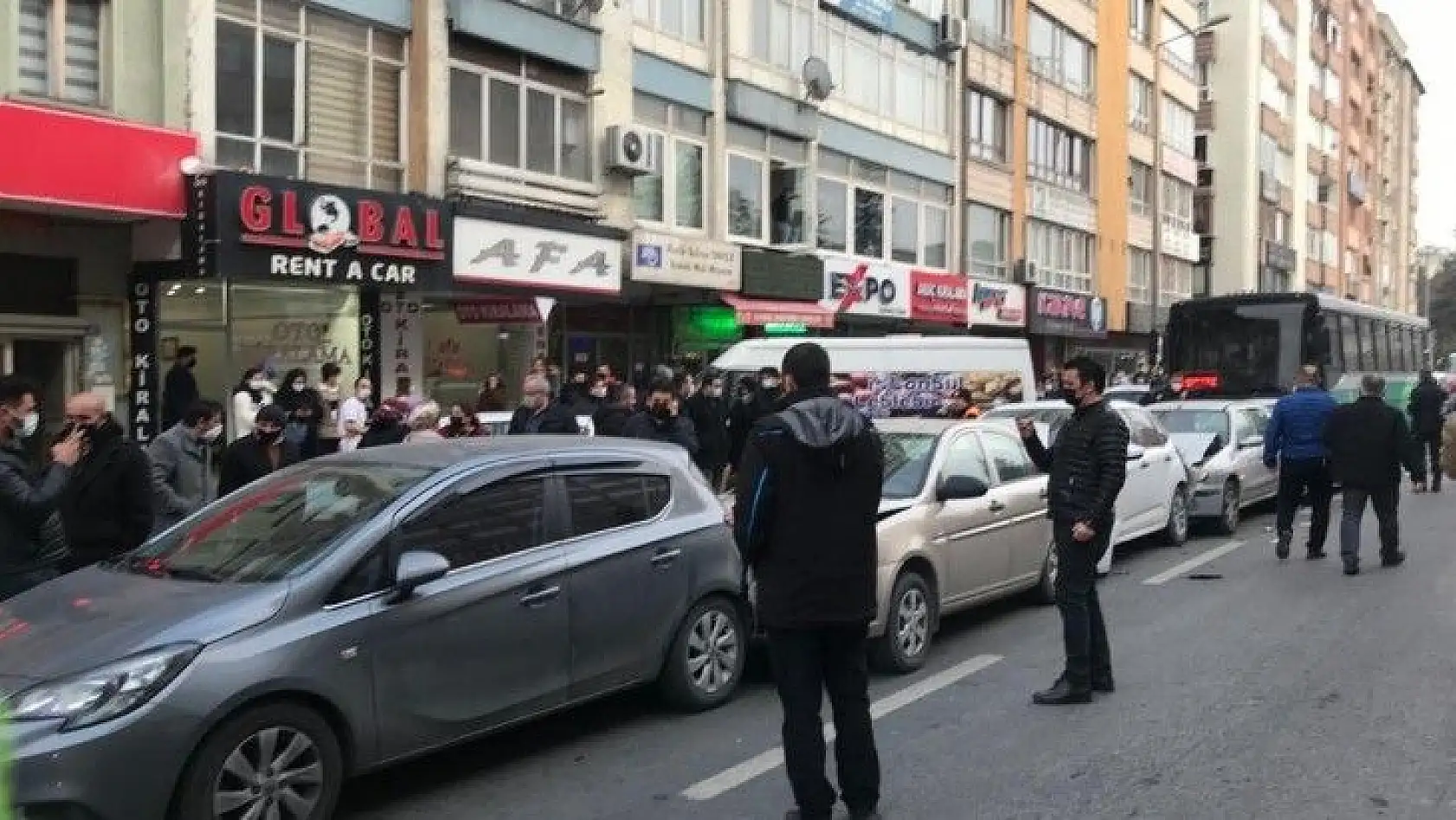 İşte İstasyon Caddesini kana bulayan kaza görüntüleri