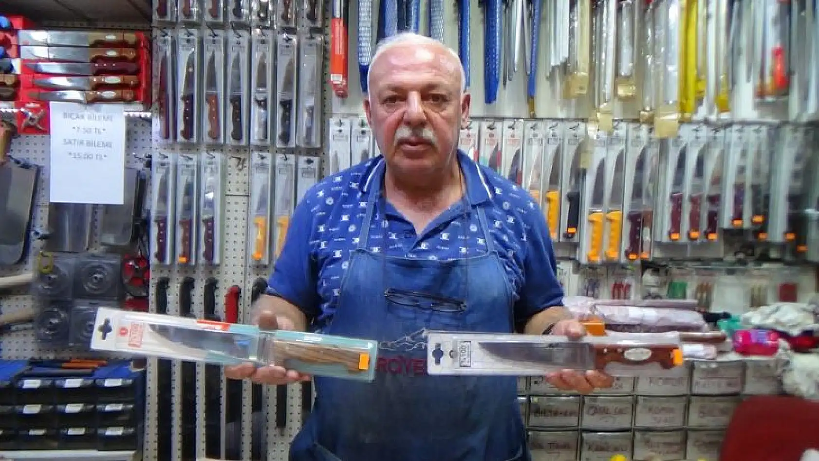 Kurban öncesi bıçaklar bileniyor
