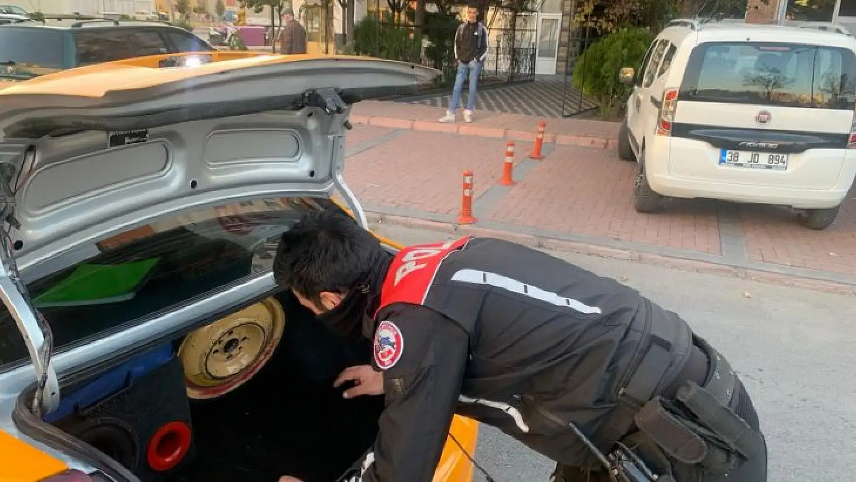 Motosikletli polis timleri göz açtırmıyor