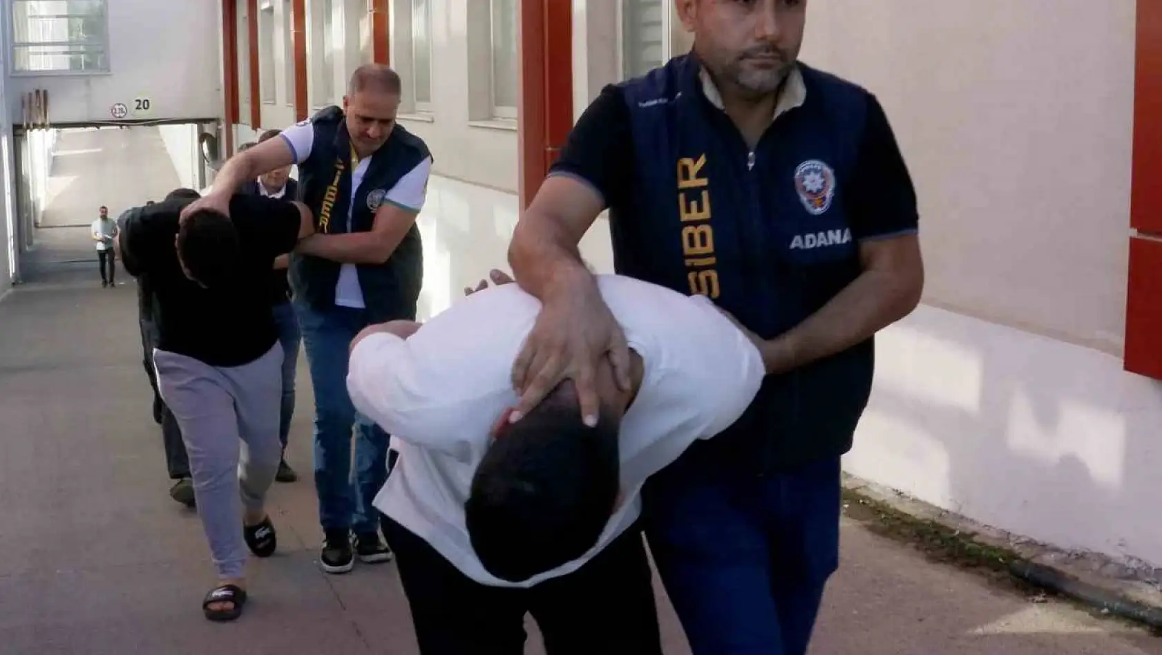 Adana'da 'Sazan sarmalı' yöntemiyle 1 milyon 765 bin TL'lik vurguna 6 tutuklama