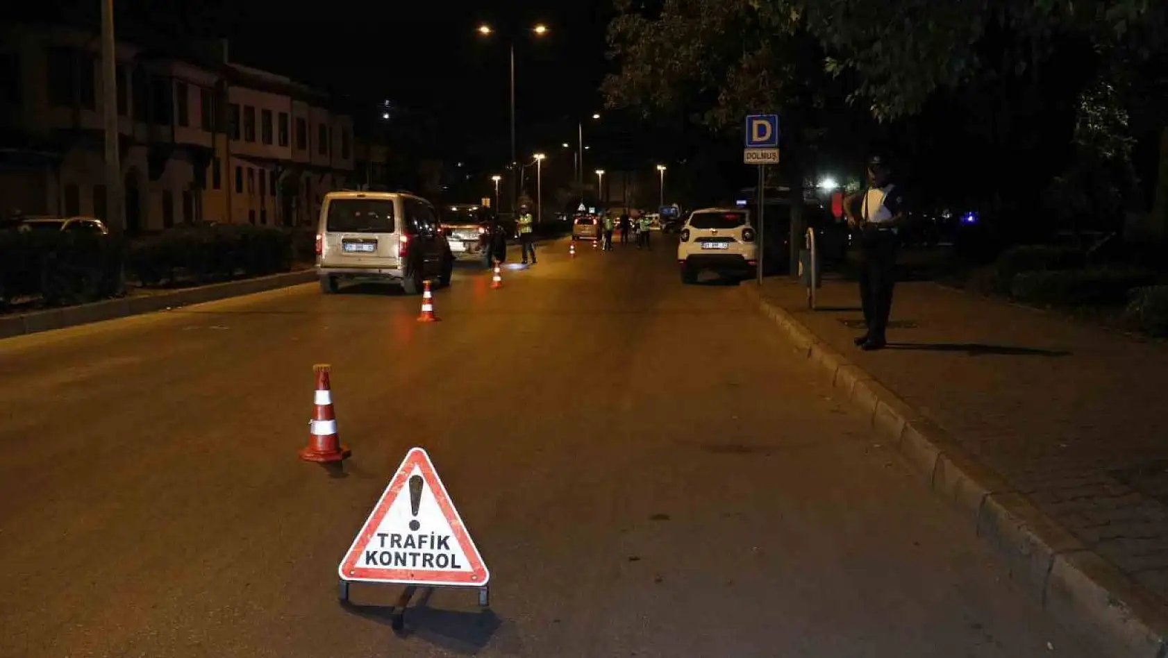 Adana'da bin 871 polisle asayiş uygulaması: 76 şüpheli yakalandı