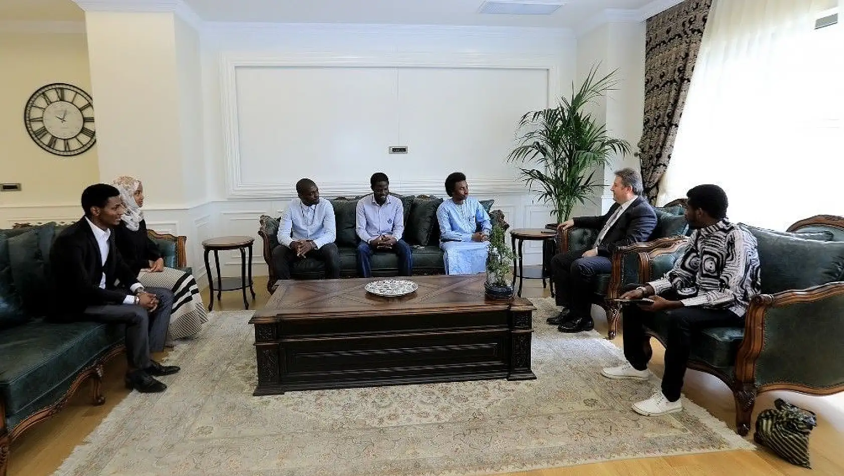 Afrikalı öğrencilerden Başkan Palancıoğlu'na ziyaret