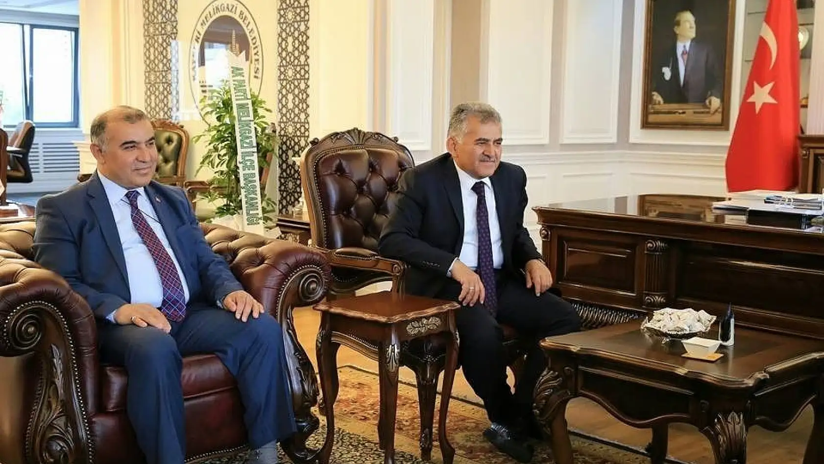 AK Parti Melikgazi Yönetim Kurulu Başkan Büyükkılıç'ı ziyaret etti
