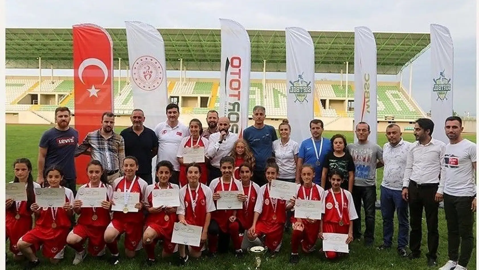 Analig Softbol'da Kayseri Kız Takımı Türkiye Şampiyonu Oldu
