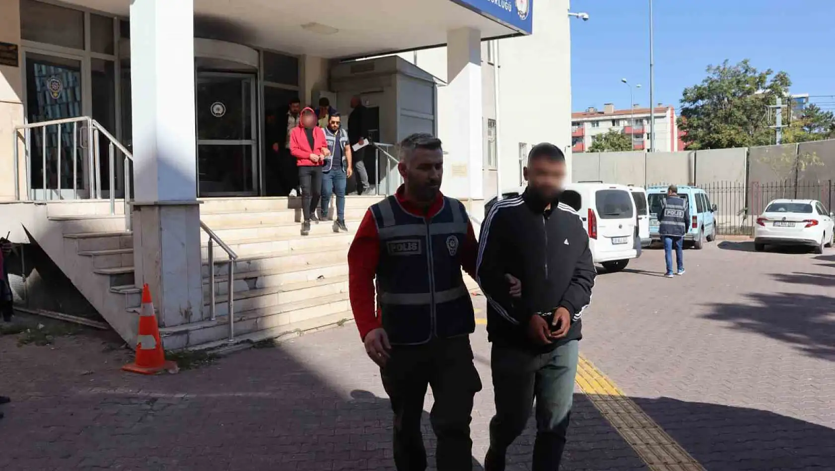Kayseri'de eş zamanlı operasyon: 6 gözaltı
